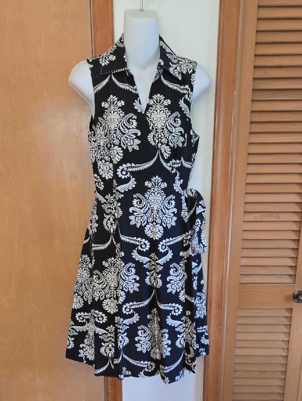 Ann Taylor Black Beige Floral Print Sleeveless Wrap Dress 6